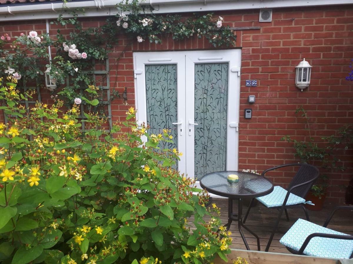 Santi Bhavana Bed & Breakfast Westbury (Wiltshire) Exterior foto