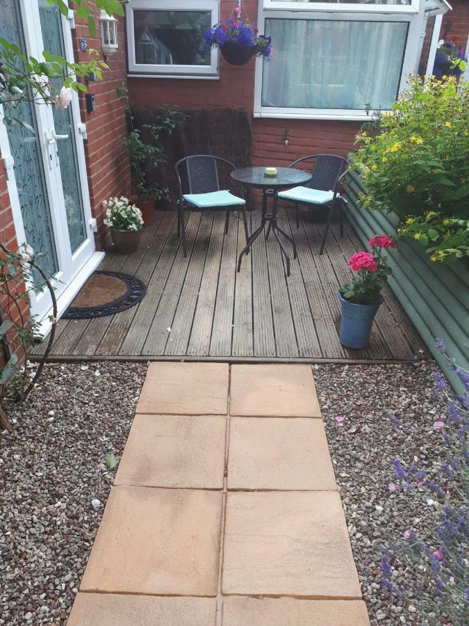 Santi Bhavana Bed & Breakfast Westbury (Wiltshire) Exterior foto