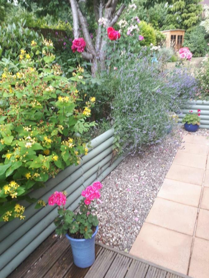 Santi Bhavana Bed & Breakfast Westbury (Wiltshire) Exterior foto