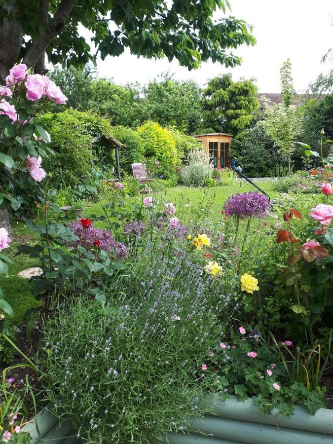 Santi Bhavana Bed & Breakfast Westbury (Wiltshire) Exterior foto